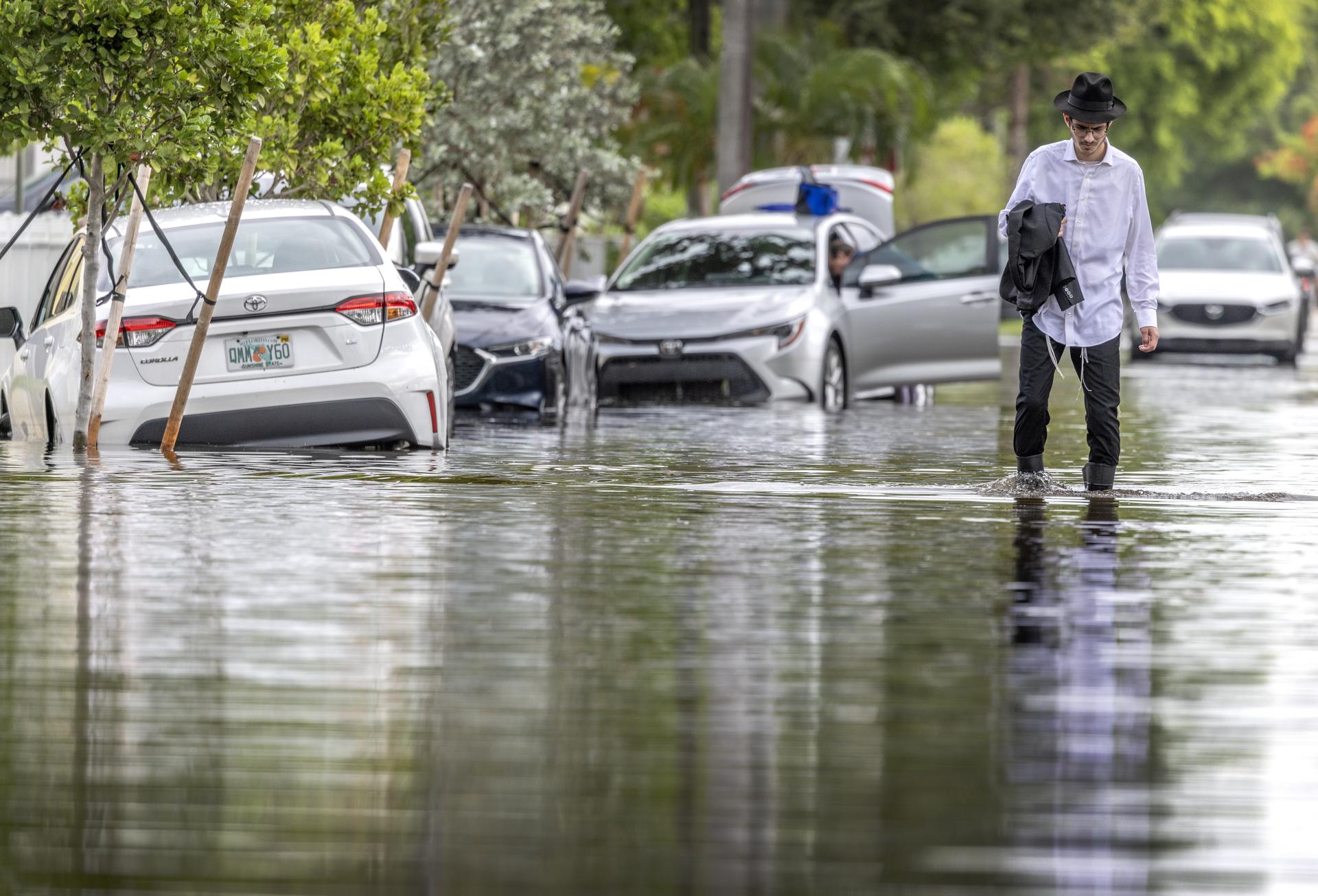 Fuertes Lluvias En Florida Causan Severas Inundaciones Ruta 135