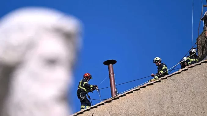 chimenea_conclave_vaticano
