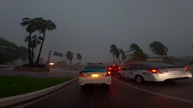 huatulco_llegada_huracan_erick_oaxaca