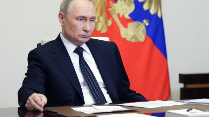Russian President Putin chairs meeting with members of government