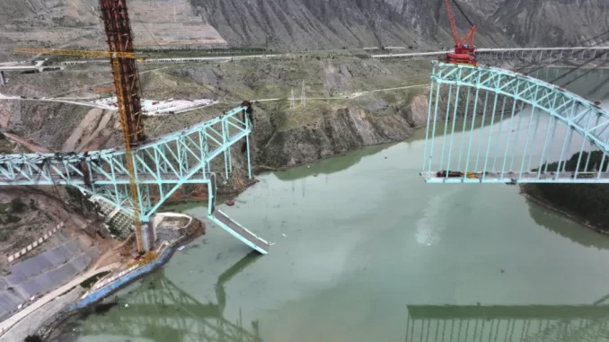 caida_puente_china_12_muertos