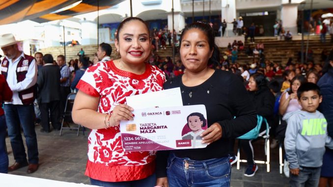 sebienti_entrega_apoyos_margarita_maza_sierra_flores_magon_1